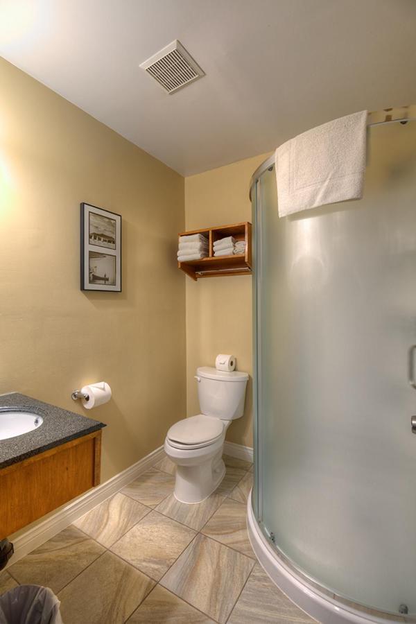 Alpine Motor Inn Алма Екстериор снимка
