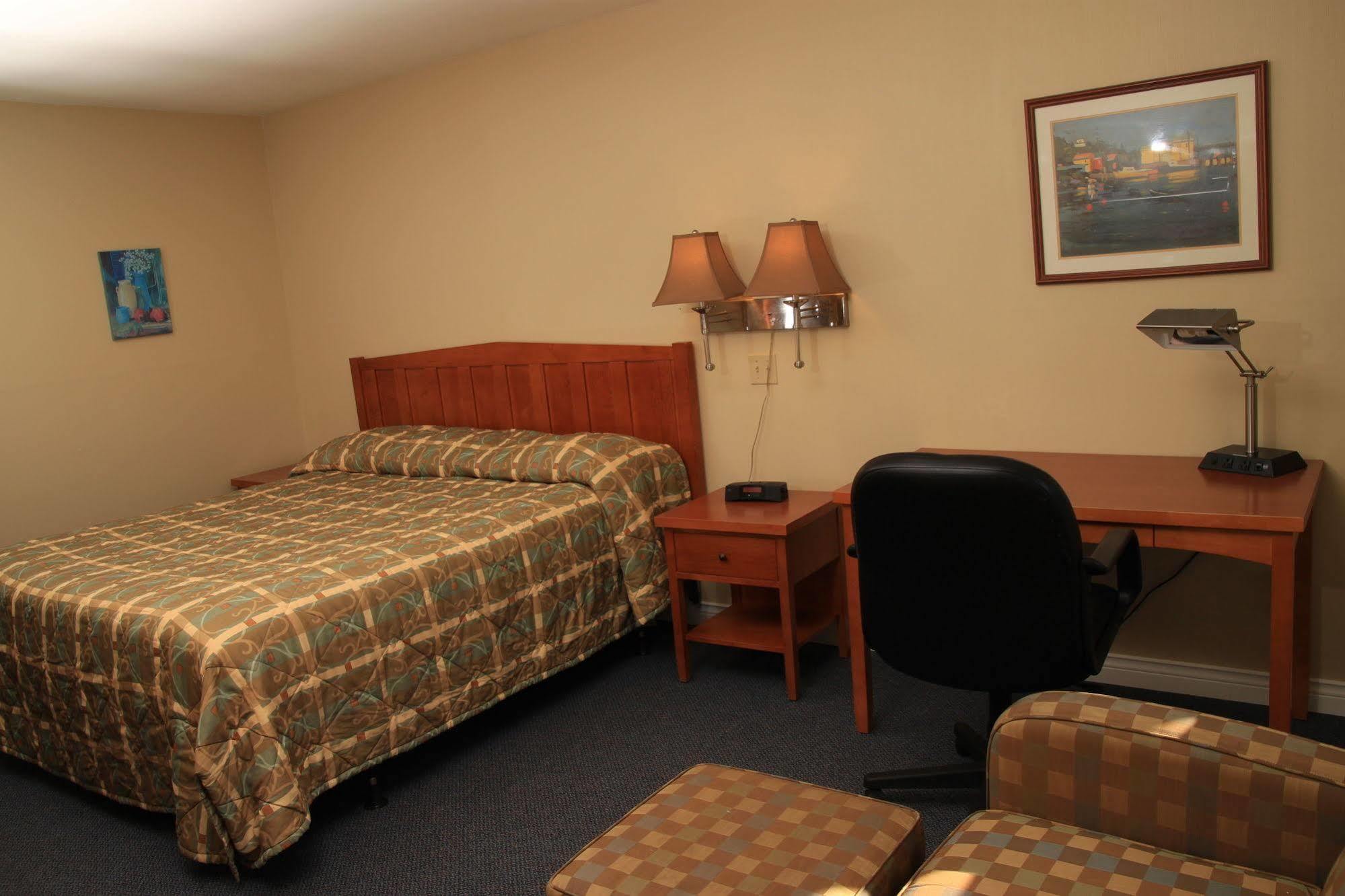 Alpine Motor Inn Алма Екстериор снимка